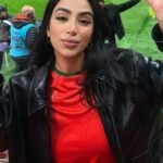 نجوم الفن المغربي في مدرجات ملعب نصف نهائي الكان لتشجيع المنتخب المغربي