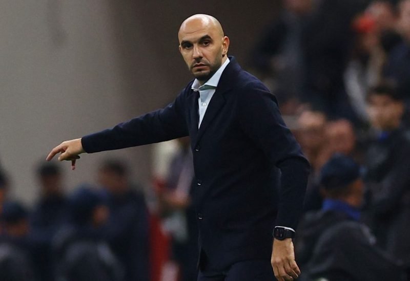 المدرب وليد الركراكي يتحدث في مؤتمر صحفي قبل مباراة نصف نهائي كأس الأمم الأفريقية.