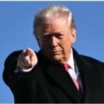 متظاهرون إيرانيون خلال احتجاجات حديثة تعكس الضغوط على النظام