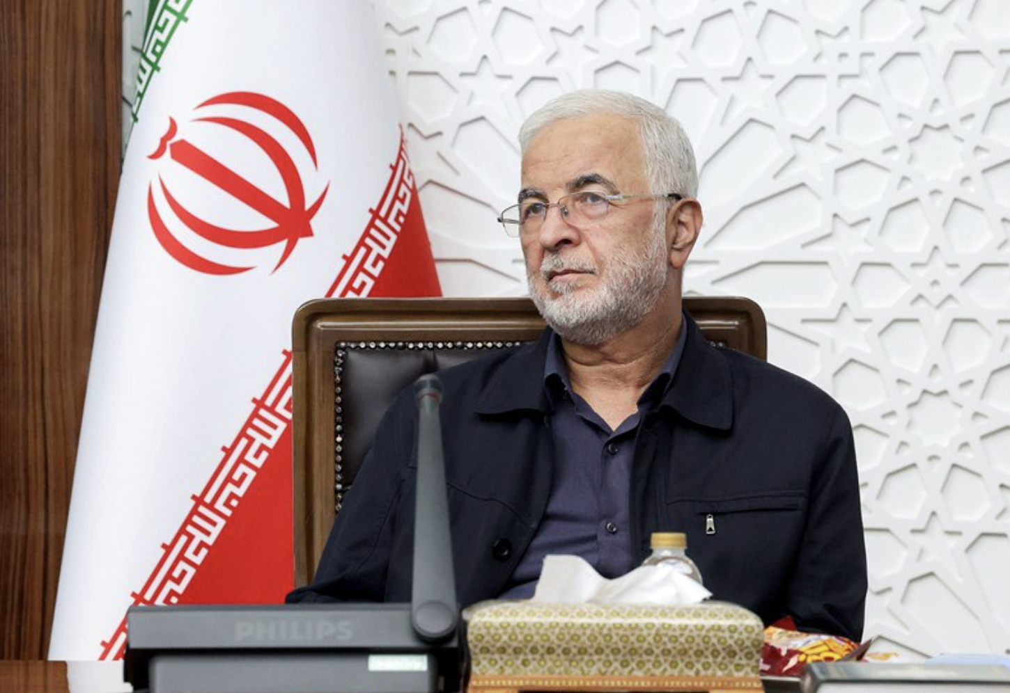 وزير الداخلية الإيراني إسكندر مؤمني يتحدث خلال مؤتمر صحفي حول الوضع الأمني في البلاد.