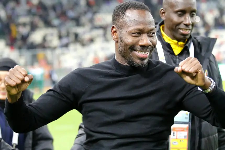 المدرب السنغالي باب ثياو يوجه رسالة إلى شعبه بعد عقوبات الكاف الرياضية.