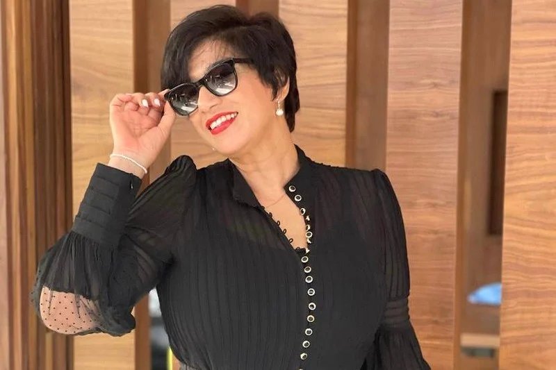 السيناريست والمنتجة المغربية بشرى مالك تتحدث عن أعمالها السينمائية والتلفزيونية الجديدة، بما في ذلك فيلم "حياة عادية جدا" ومسلسل "كلم 7".