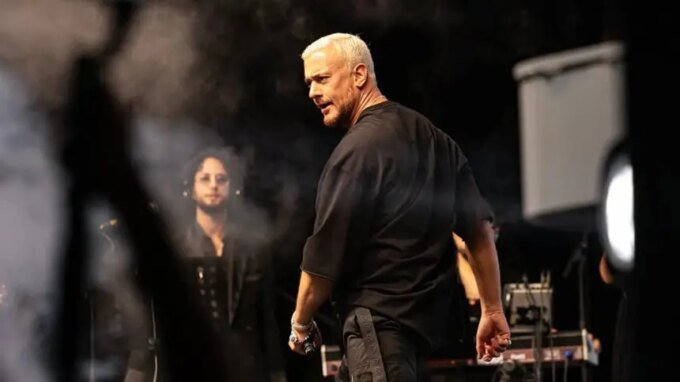 الفنان المغربي سعد لمجرد يعلن تأجيل حفله في الدار البيضاء