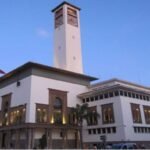 صورة لسياج حديدي مفقود من حديقة أفغانستان بالحي الحسني في الدار البيضاء، يرمز إلى شبهة تبديد ممتلكات عمومية.