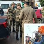 صورة لشاحنات تابعة لبلدية القنيطرة وعناصر السلطة أثناء حملة تحرير الملك العمومي بالساكنية.