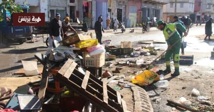 مشهد لعملية إزالة احتلال الملك العمومي في مدينة القنيطرة