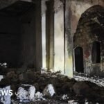آثار التفجير الانتحاري في حي باب الفرج بحلب وتعزيزات أمنية في محيط الموقع.