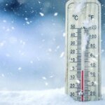 المغرب يواجه تقلبات جوية حادة: أمطار غزيرة، ثلوج كثيفة، ورياح عاتية مرتقبة 8 صورة توضيحية لطقس شتوي عاصف في المغرب مع تساقط الثلوج والأمطار