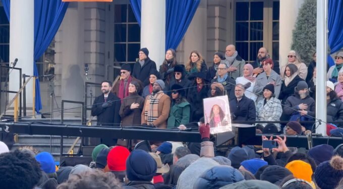 زهران ممداني يؤدي اليمين الدستورية رئيساً لبلدية نيويورك وسط أعلام فلسطين ومؤيدين