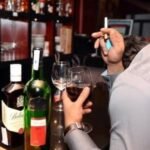 مشهد عام لموقع حادث اقتحام شاحنة لفندق بإقليم مولاي يعقوب