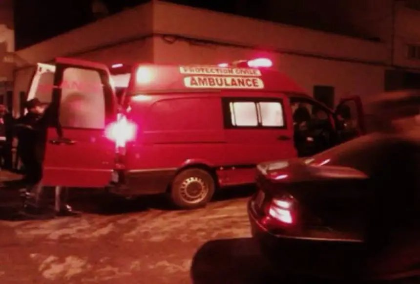 صورة لرجال الوقاية المدنية يتدخلون في موقع حريق شقة سكنية بطنجة