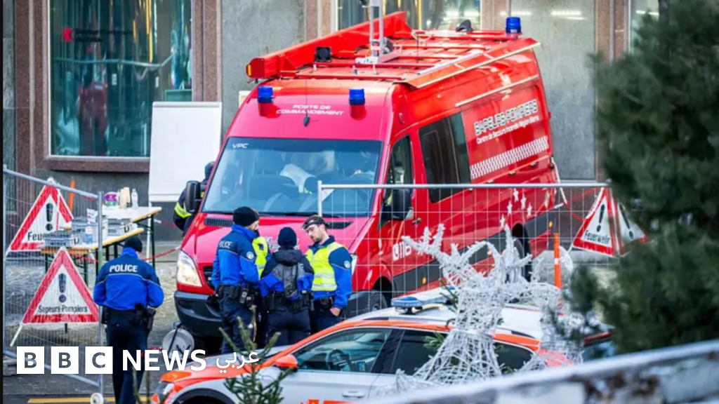 مأساة رأس السنة في سويسرا: عشرات الضحايا بحريق مهول في منتجع كران مونتانا 3 فرق الطوارئ وسيارات الإسعاف في موقع حريق حانة لو كونستليشن بمنتجع كران مونتانا السويسري.