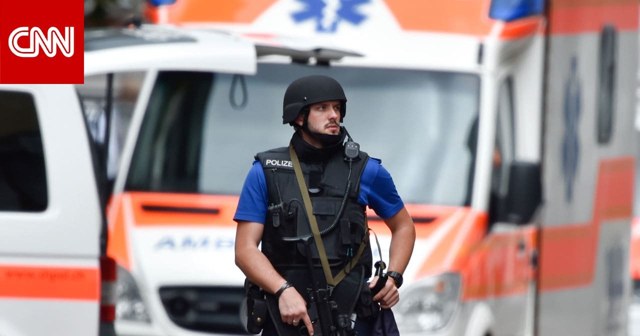 عنصر من الشرطة السويسرية في موقع حادث، صورة تعبيرية.