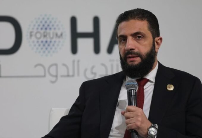 وثيقة المرسوم الرئاسي السوري الخاص بحقوق الأكراد مع علم سوريا