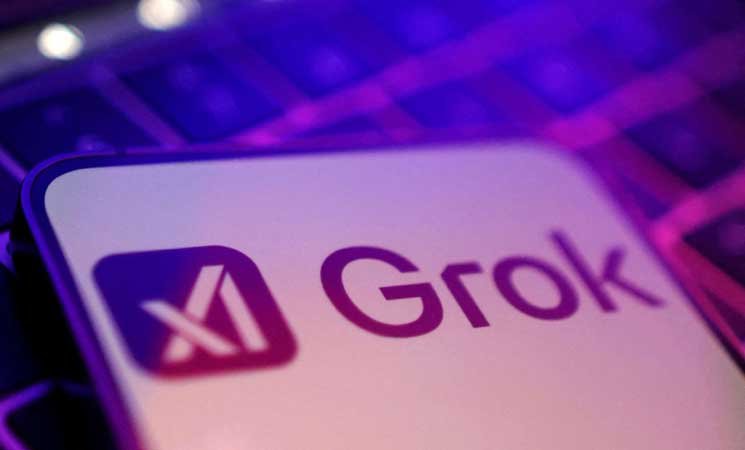 غرايمز ترفع دعوى قضائية ضد إيلون ماسك لتحديد العلاقة الأبوية لأطفالهما 3 صورة تجمع الفنانة غرايمز ورجل الأعمال إيلون ماسك.