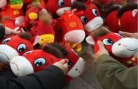 دمية الحصان الباكي