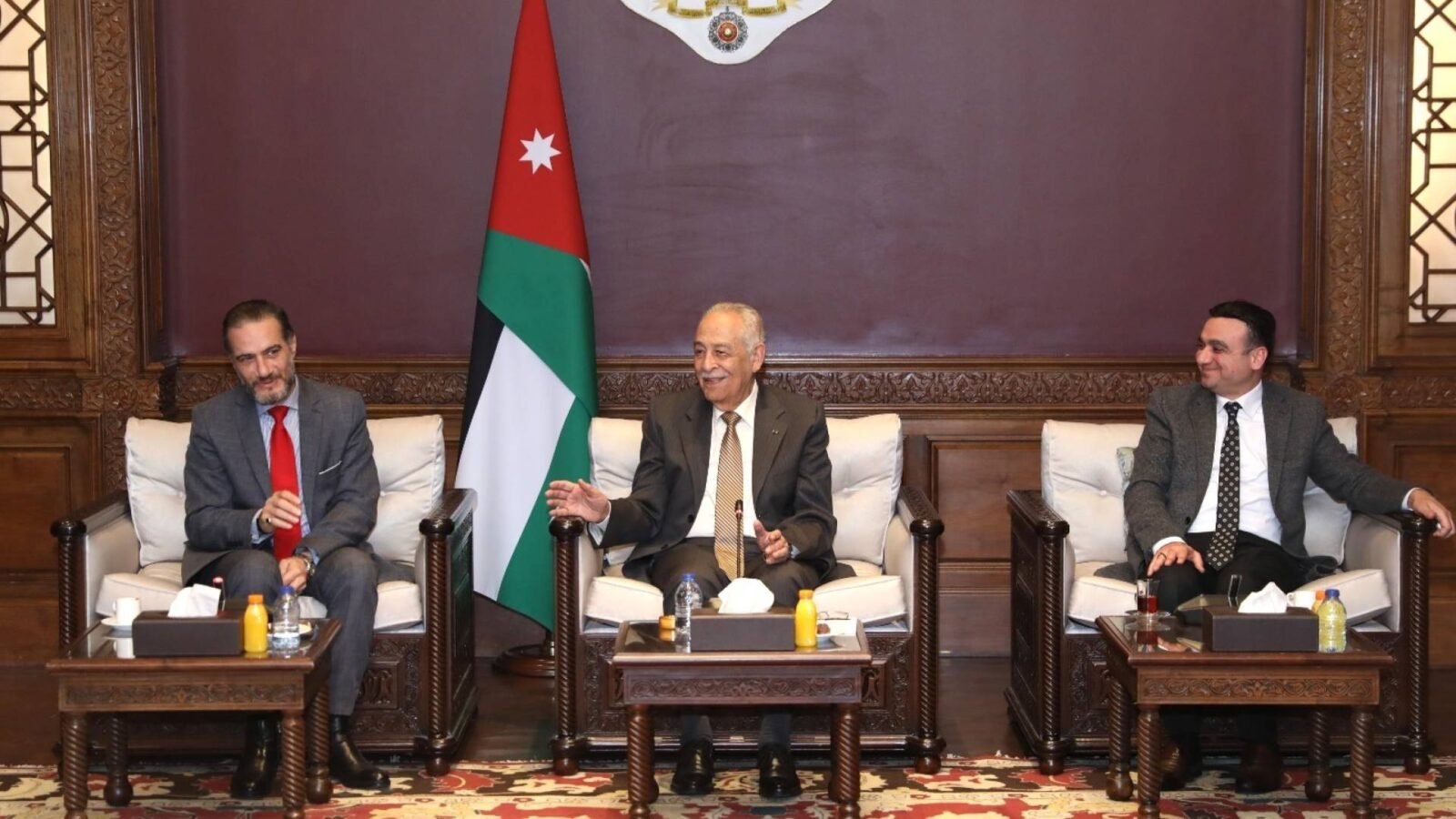 يوسف حسن العيسوي، رئيس الديوان الملكي الهاشمي، خلال لقاءاته في الأردن.