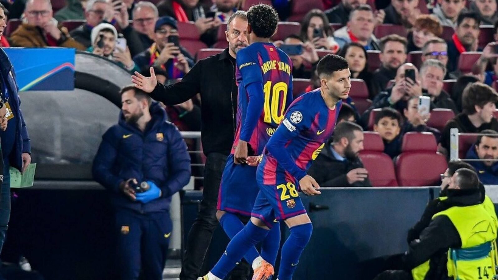 روني بردغجي لاعب برشلونة يحتفل بهدف