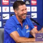 المدرب دييغو سيميوني يتحدث في مؤتمر صحفي بعد خسارة أتلتيكو مدريد الأوروبية