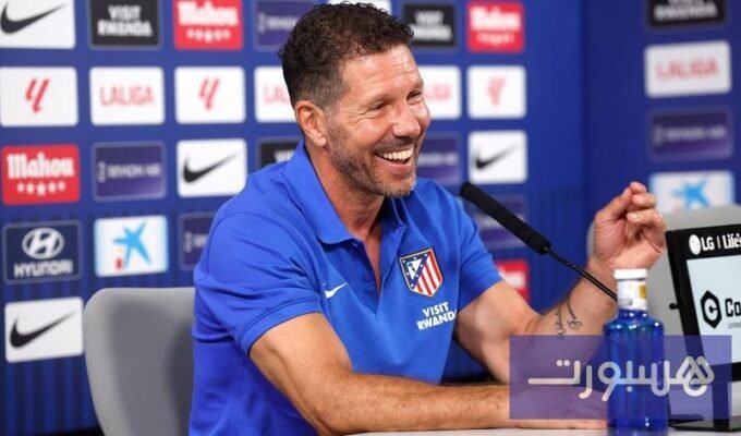 المدرب دييغو سيميوني يتحدث في مؤتمر صحفي بعد خسارة أتلتيكو مدريد الأوروبية