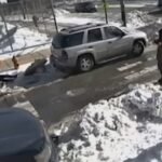 صورة لمشهد شجار عنيف على موقف سيارات في فيلادلفيا