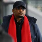 صورة صامويل إيتو يتحدث في مؤتمر صحفي