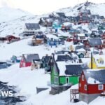 رئيسة وزراء الدنمارك ميتي فريدريكسن والرئيس الأمريكي السابق دونالد ترامب، في سياق الجدل حول مصير جزيرة غرينلاند.