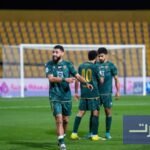 صورة للاعب طارق التيسودالي يحتفل بهدفه مع فريق خورفكان في مباراة ضد الوصل.