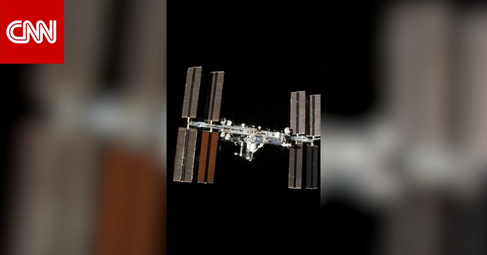 رواد فضاء في مهمة فضائية يعودون مبكرًا إلى الأرض بسبب طارئ صحي