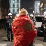 جماهير مغربية تحتفل بفوز منتخب الأسود في شارع الشانزليزيه بباريس