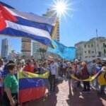 الرئيس الفنزويلي نيكولاس مادورو في سياق الأزمة السياسية وعملية عسكرية مزعومة