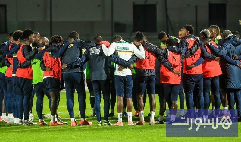 لاعبو المنتخب الكاميروني خلال حصتهم التدريبية الأخيرة في الرباط