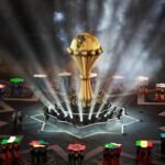 ملعب مغربي حديث يستضيف مباراة كرة قدم جماهيرية خلال كأس إفريقيا 2025