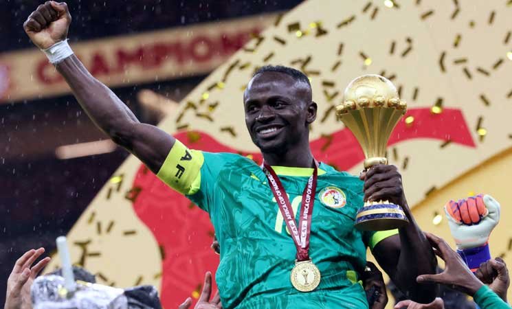 احتفالات منتخب السنغال بكأس الأمم الأفريقية بعد الفوز على المغرب