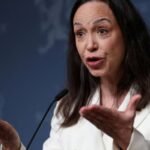 ماريا كورينا ماتشادو، زعيمة المعارضة الفنزويلية، خلال لقائها مع الرئيس الأمريكي السابق دونالد ترامب.