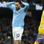 لاعبو مانشستر سيتي وبرايتون يتنافسون على الكرة في مباراة الدوري الإنجليزي