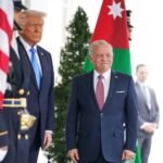 الأردن يدرس دعوة أمريكية لانضمام الملك لمجلس السلام في غزة 6 الرئيس الأمريكي دونالد ترامب والملك عبد الله الثاني في البيت الأبيض، واشنطن، 11 فبراير 2025.