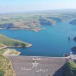 سد مغربي ممتلئ بالمياه يظهر ارتفاع منسوب المخزون المائي بعد التساقطات الأخيرة