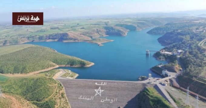 سد مغربي ممتلئ بالمياه يظهر ارتفاع منسوب المخزون المائي بعد التساقطات الأخيرة