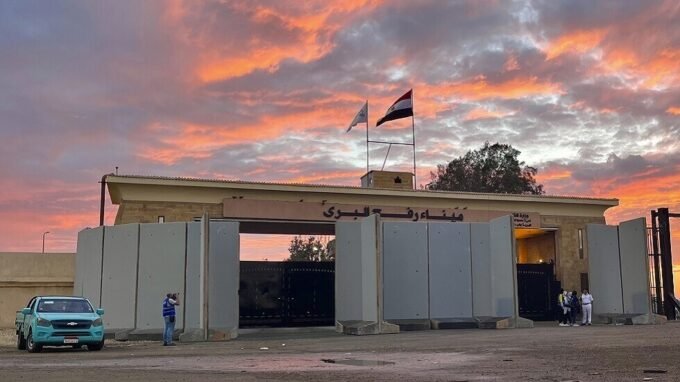 صورة جوية لمعبر رفح الحدودي بين قطاع غزة ومصر