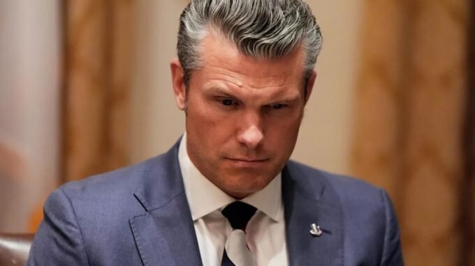 وزير الحرب الأمريكي بيت هيغسيث يلقي خطاباً حول المواجهة بين القوى العظمى.