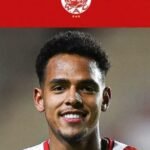 اللاعب موريس بانيكا يوقع عقد انضمامه لنادي الوداد الرياضي