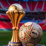 صورة بانورامية لملعب مولاي عبد الله بالرباط يستعد لاستقبال نهائي كأس أمم أفريقيا 2025 بحضور جماهيري ونجوم عالمية.