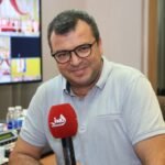 صورة للمخرج هشام الجباري مع نجوم الكوميديا والدراما المغربية