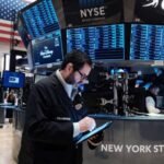 مؤشرات وول ستريت تظهر تبايناً بين أسهم التكنولوجيا والدفاع