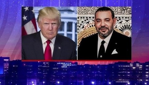 Le Roi Mohammed VI et Donald Trump lors d'une rencontre diplomatique, symbolisant la coopération pour la paix mondiale.