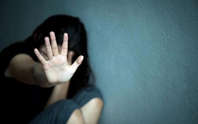 Illustration de la justice marocaine, symbolisant la condamnation pour agression sexuelle sur mineure à El Jadida.