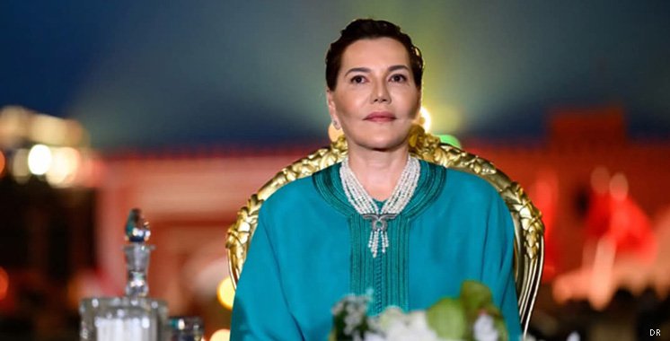 SAR la Princesse Lalla Hasnaa présidant le dîner de Gala diplomatique annuel de bienfaisance à Rabat, entourée de dignitaires.