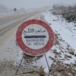 Image d'une route fermée en raison des intempéries