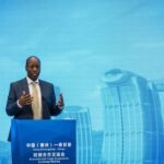 Le ministre kényan du Commerce, Lee Kinyanjui, s'adressant à la réunion d'échange sur la coopération économique et commerciale Kenya-Chine à Nairobi.